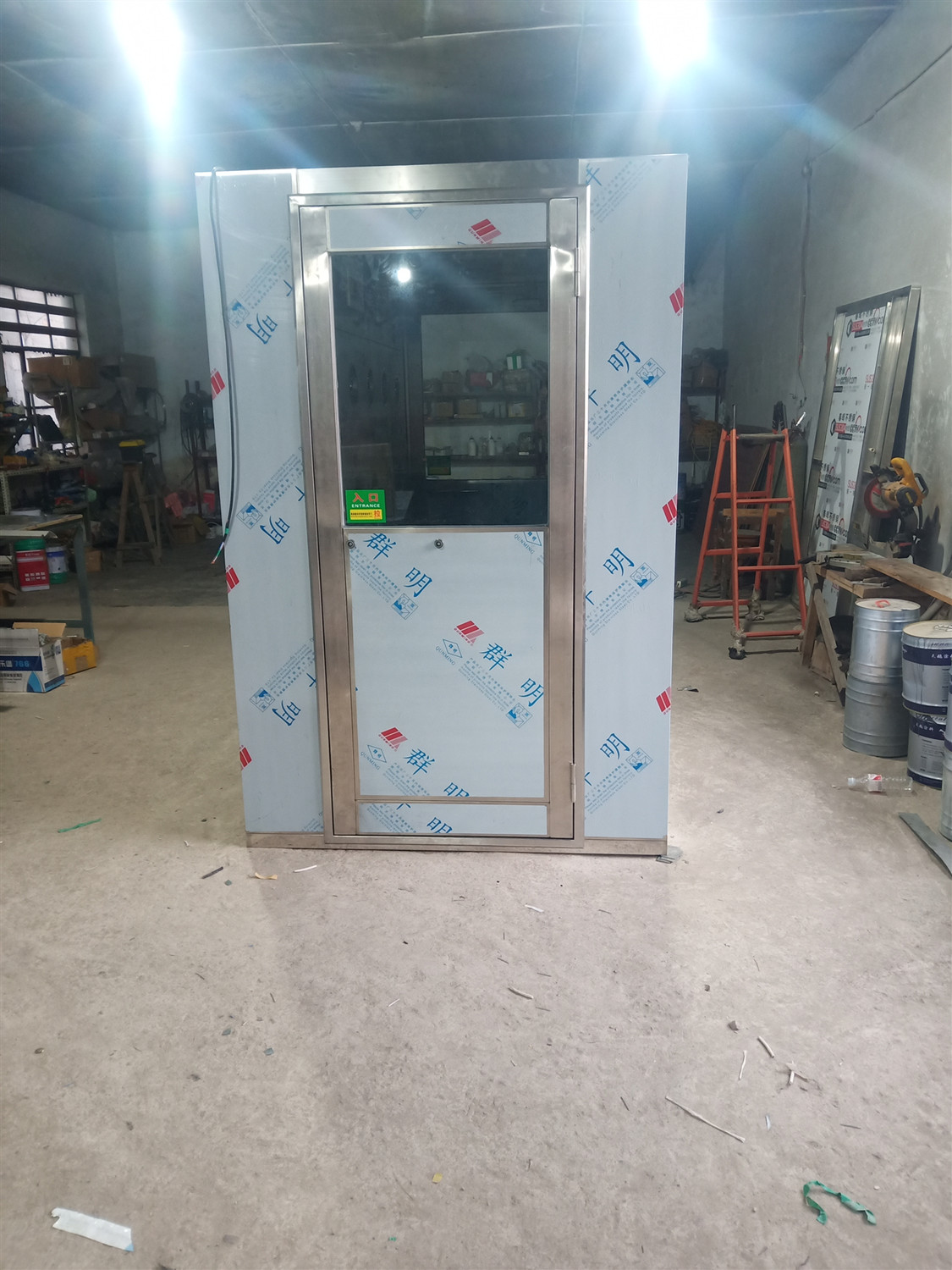 沈陽風(fēng)淋室廠家：風(fēng)淋室在無塵室凈化工程中的主要作用有哪些？